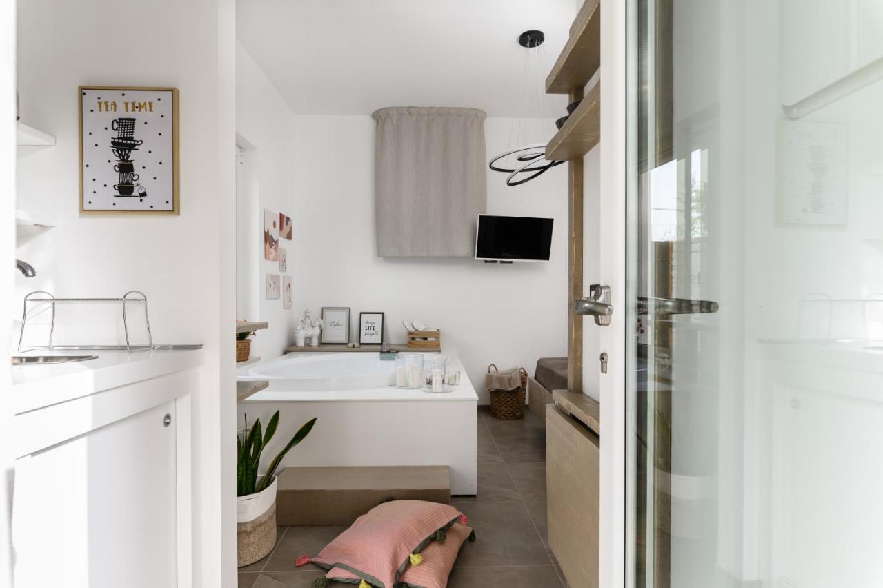 Mandorlocarrubo'S Suite Ostuni Exterior foto