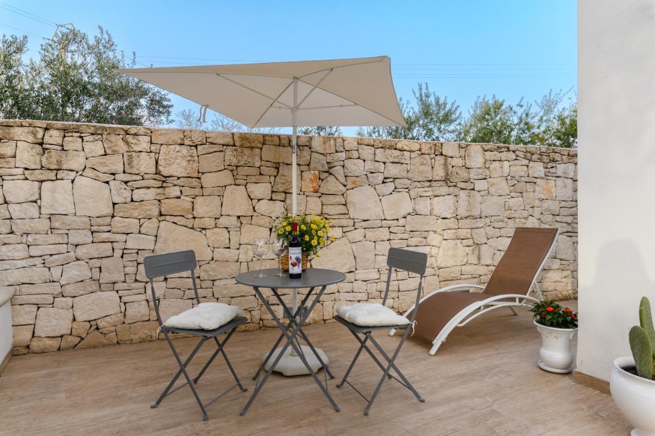 Mandorlocarrubo'S Suite Ostuni Exterior foto