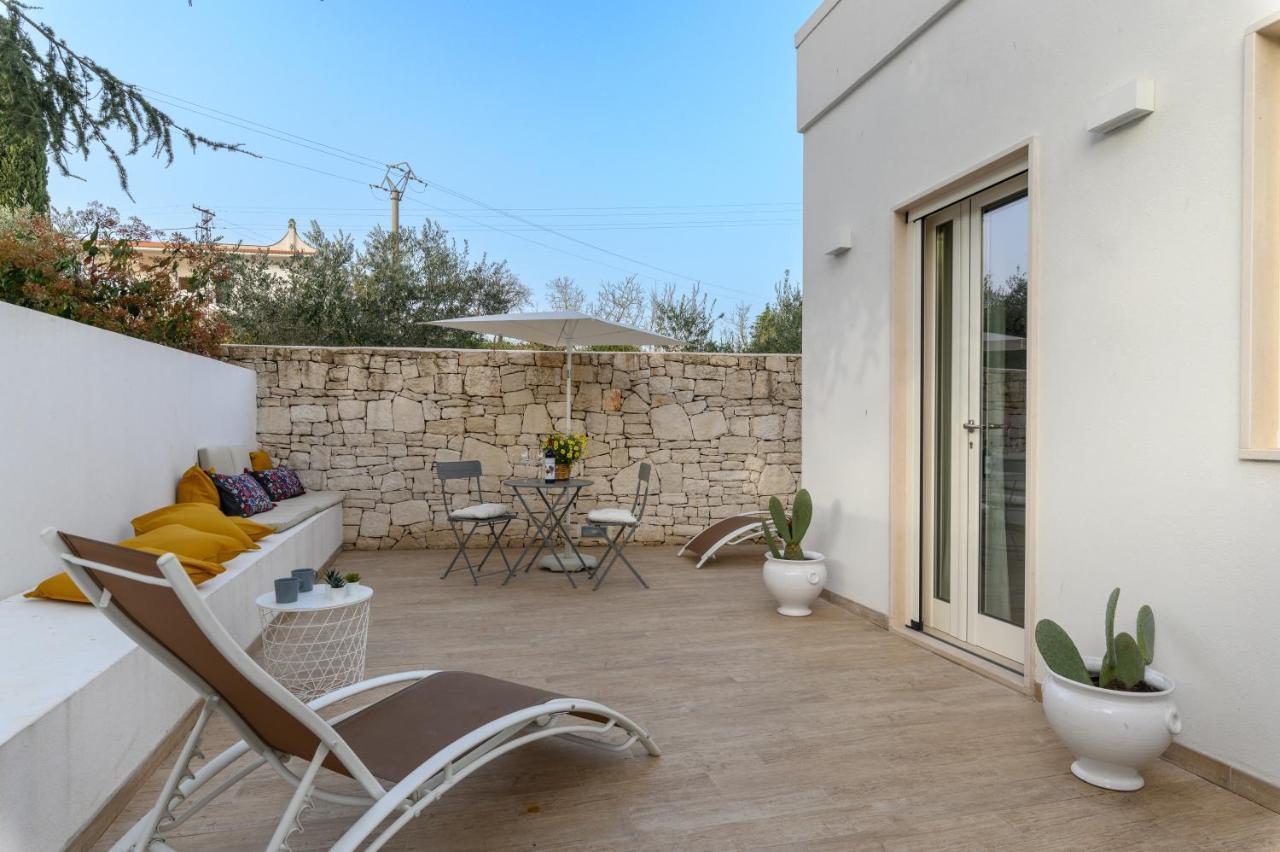 Mandorlocarrubo'S Suite Ostuni Exterior foto