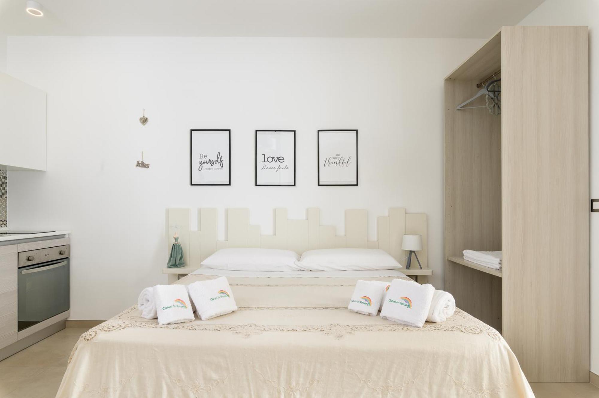 Mandorlocarrubo'S Suite Ostuni Exterior foto