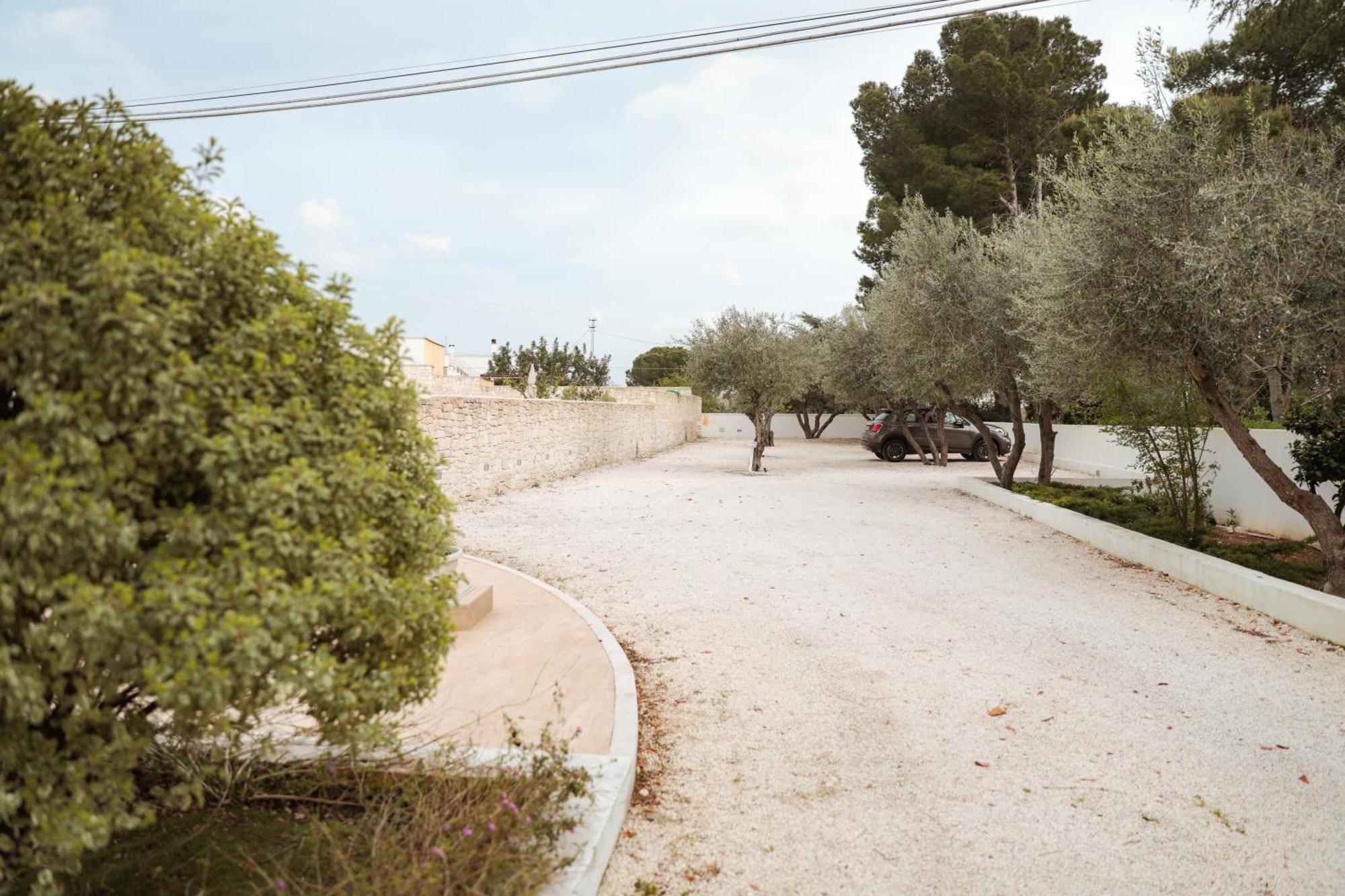 Mandorlocarrubo'S Suite Ostuni Exterior foto