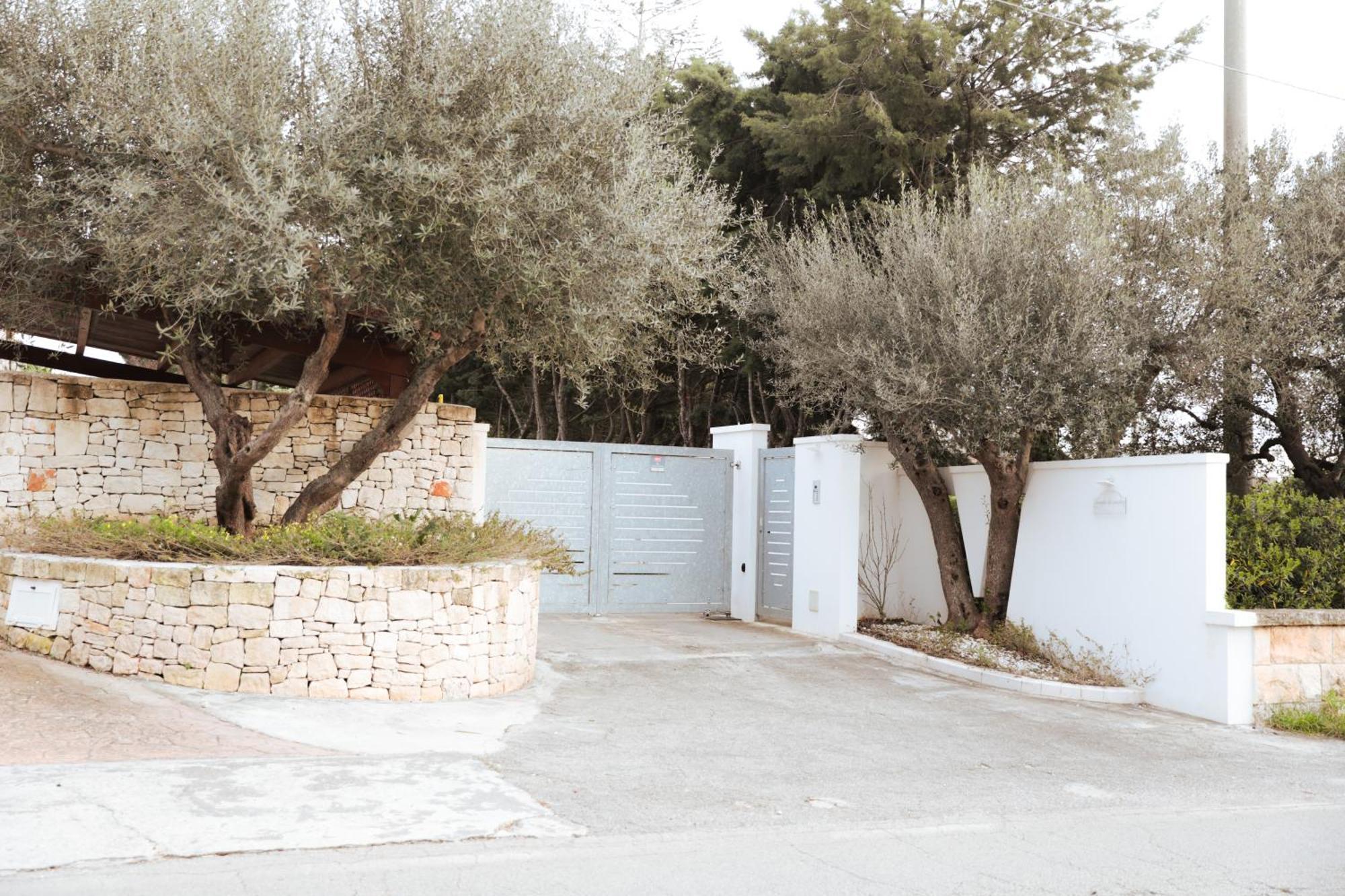 Mandorlocarrubo'S Suite Ostuni Exterior foto