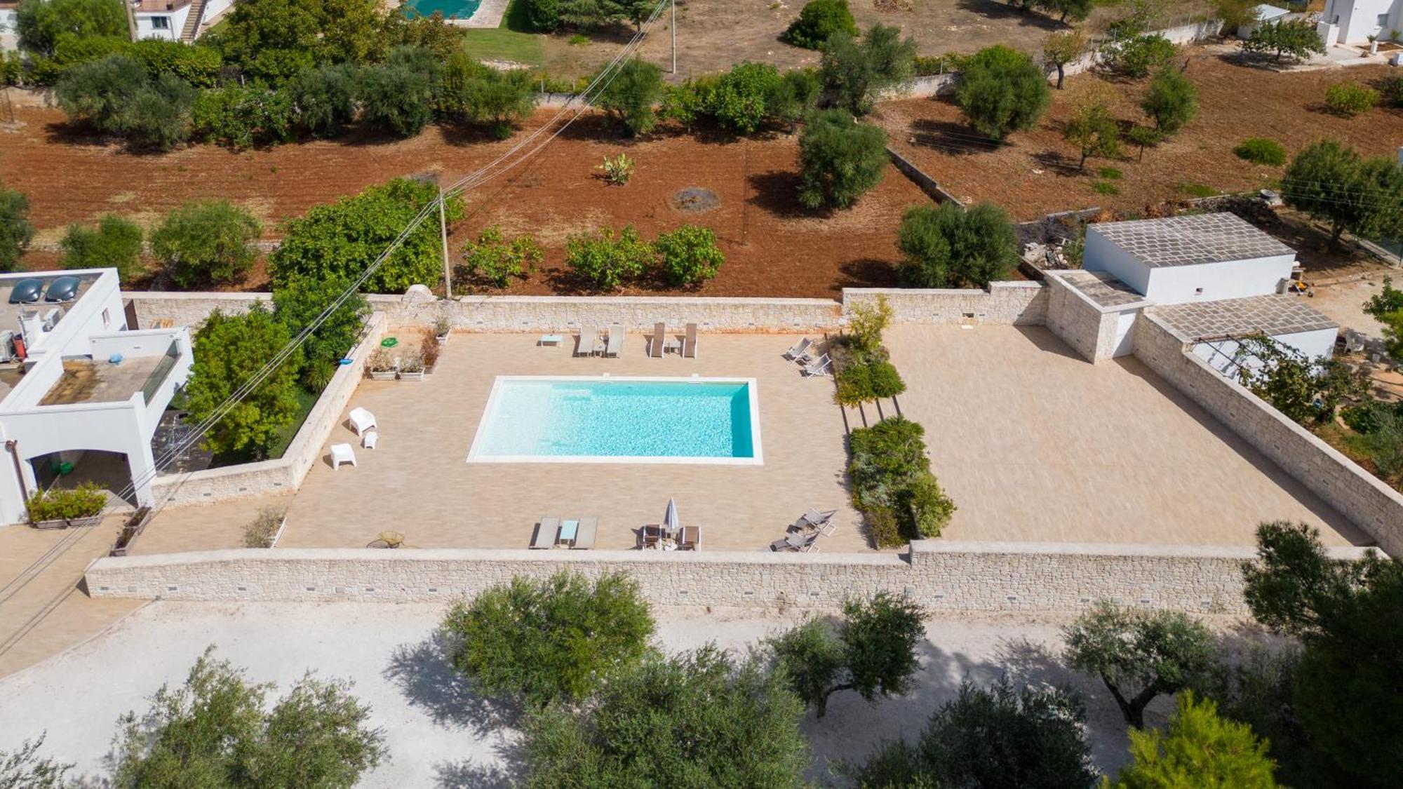 Mandorlocarrubo'S Suite Ostuni Exterior foto