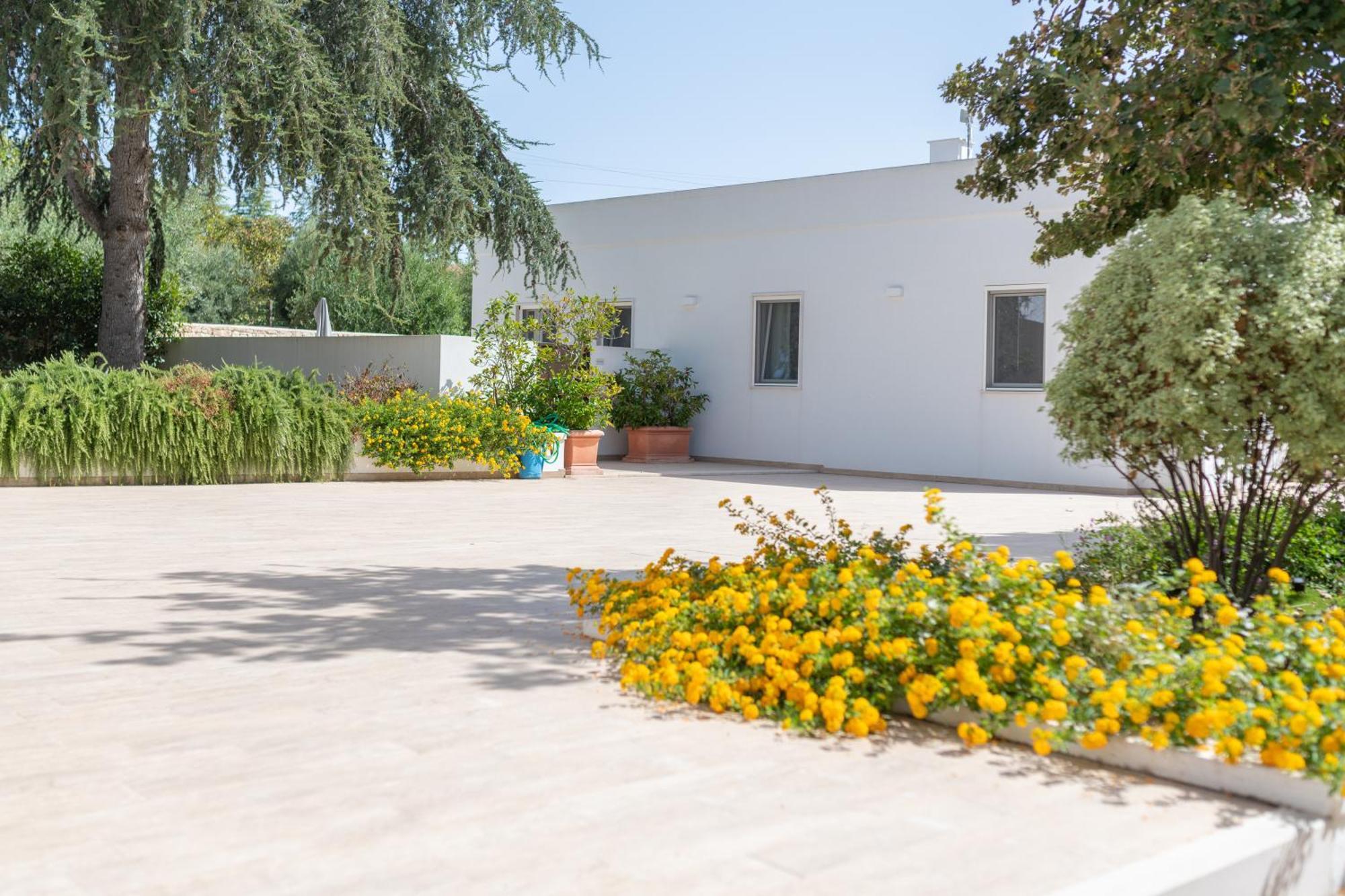 Mandorlocarrubo'S Suite Ostuni Exterior foto